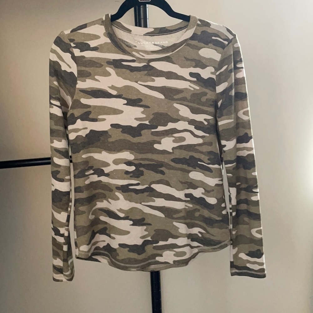 COPY - Lucky Brand Camo waffle Tee Size Small